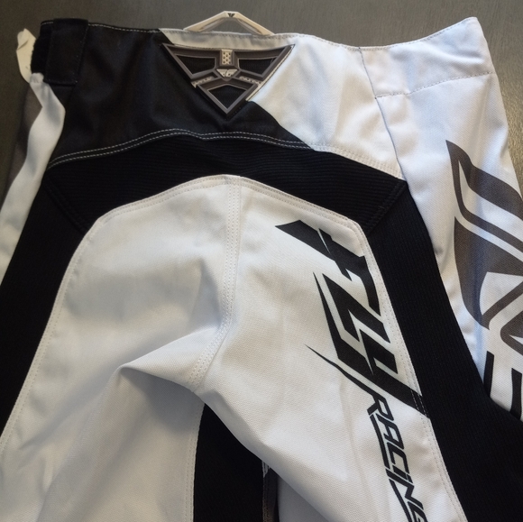 Fly Racing Kinetic Vector Race Pants Black/White/Gray Adult Size 28 Nwt - Picture 11 of 14